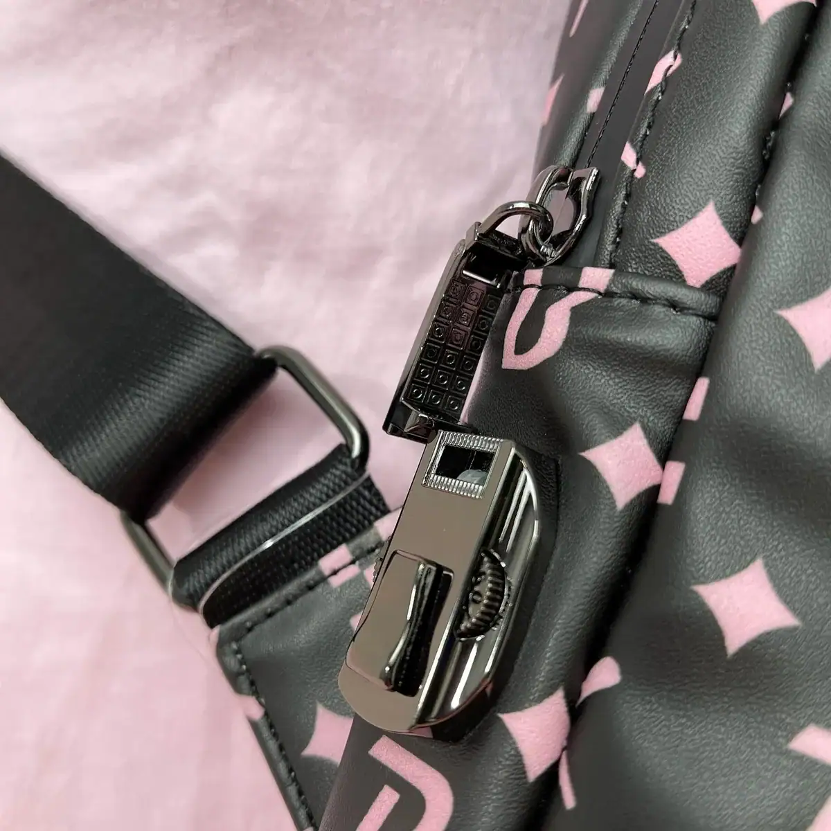 Blazy Susan Cross Body Bag